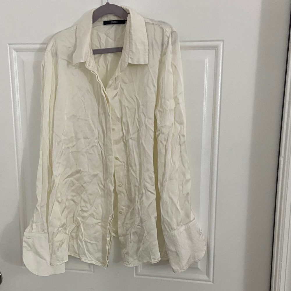 Esprit Ivory button down Top
